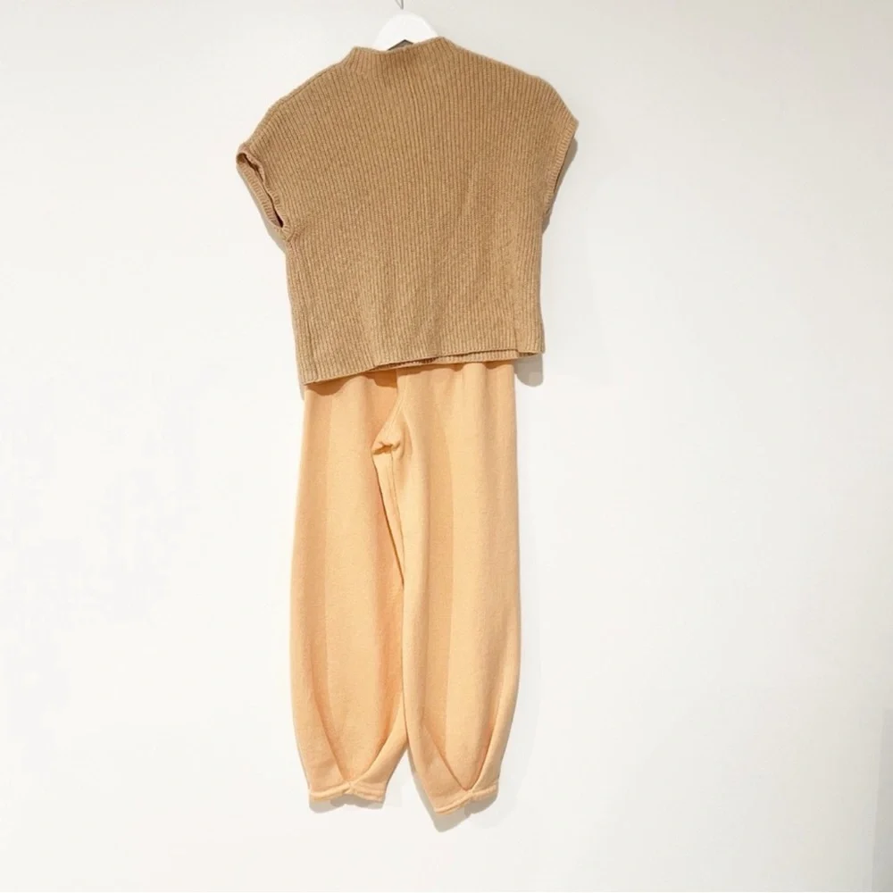 Free People Freya Sweater 2 Piece Pant Set in Summer Peach Combo Size XS 🎉🌟 - Picture 3 of 11